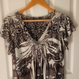 Women's blouse by APT.9, color black and white. Size XL, material polyester.